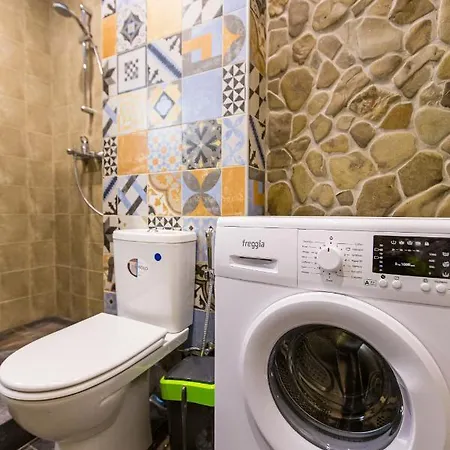 новобудова з сучасним ремонтомна вулиця шевченка 19 * Lviv